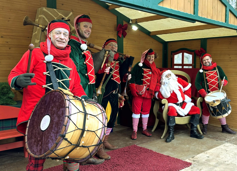 arcadia-lutins-et-pere-noel-3-3563 arcadia-lutins-et-pere-noel-3-3563