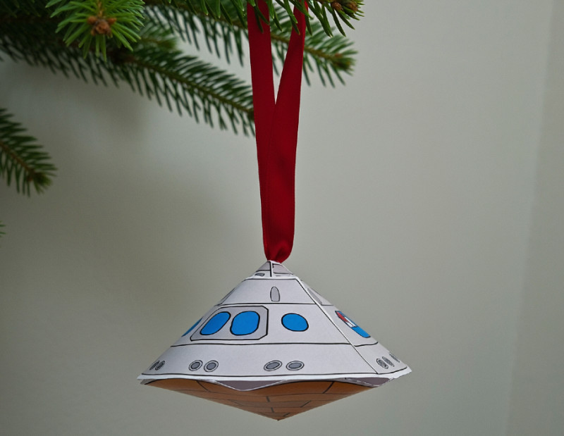 ateliers-capsule-spatiale-accrocher-au-sapin-orionis-le-plan-tarium-du-douaisis-douaisis-nord-c-douaisisagglo-3562