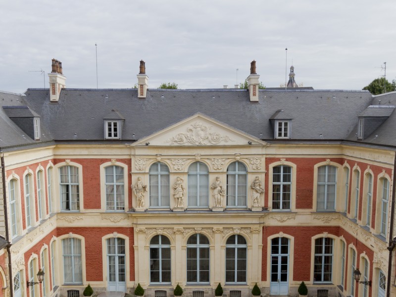 h-tel-aoust-2173