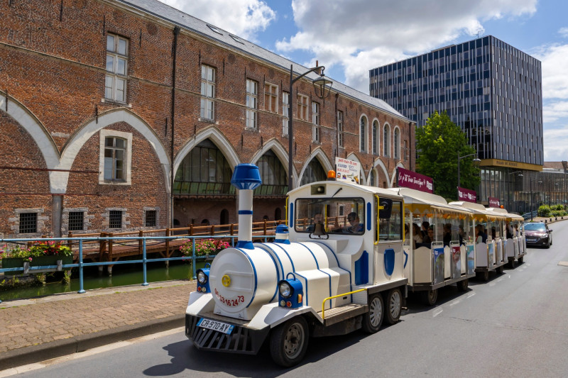 p-tit-train-touristique-douai-parlement-de-flandre-scarpe-douaisis-nord-france-c-adlanglet-3408
